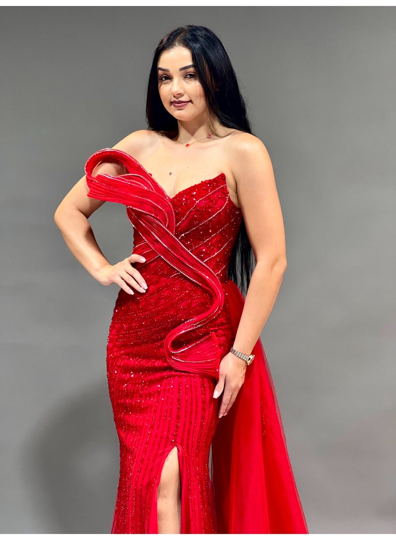 FAIZ COUTURE Elegant Red Strapless Evening Gown with Sculpted Detail and Side Slit - Image 4