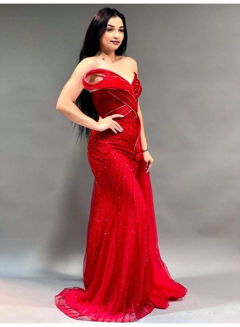 FAIZ COUTURE Elegant Red Strapless Evening Gown with Sculpted Detail and Side Slit - Image 2