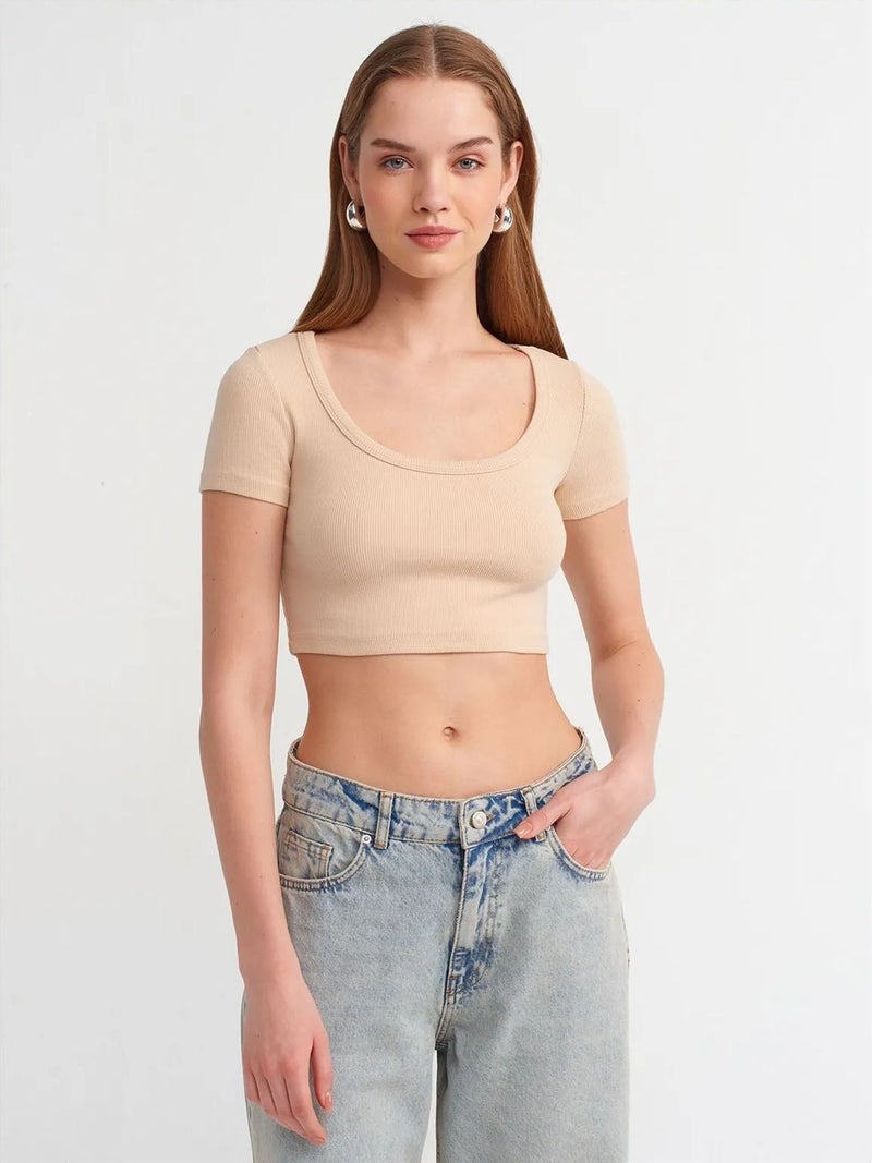 DILVIN Women's Ribbed Crop T-Shirt - Image 1