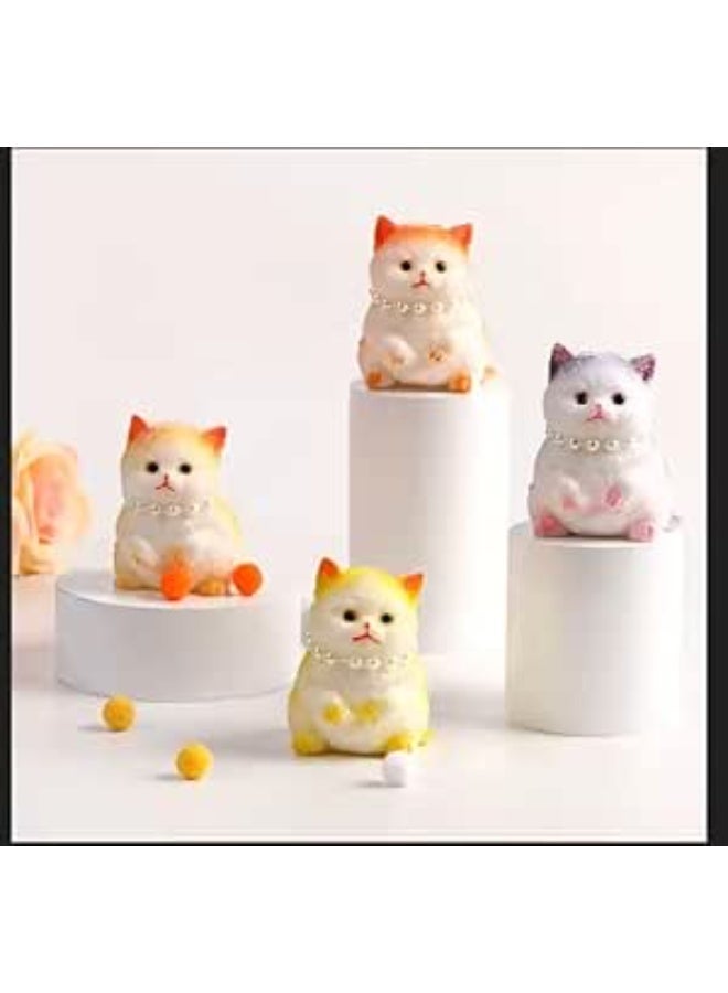 ادخل عالمًا من الهدوء والبهجة مع مجموعتنا الساحرة من ألعاب القطط المضادة للتوتر! هذه القطط الفارسية الرقيقة، المزينة بقلادات لؤلؤ أنيقة، ليست مجرد زينة لطيفة؛ بل هي رفيقك المثالي لتخفيف التوتر والقلق. صُممت بحجم مثالي يناسب راحة يدك، وتوفر تجربة ضغط ممتعة ومريحة تساعد على تهدئة الأعصاب وإعادة التركيز. - Image 4