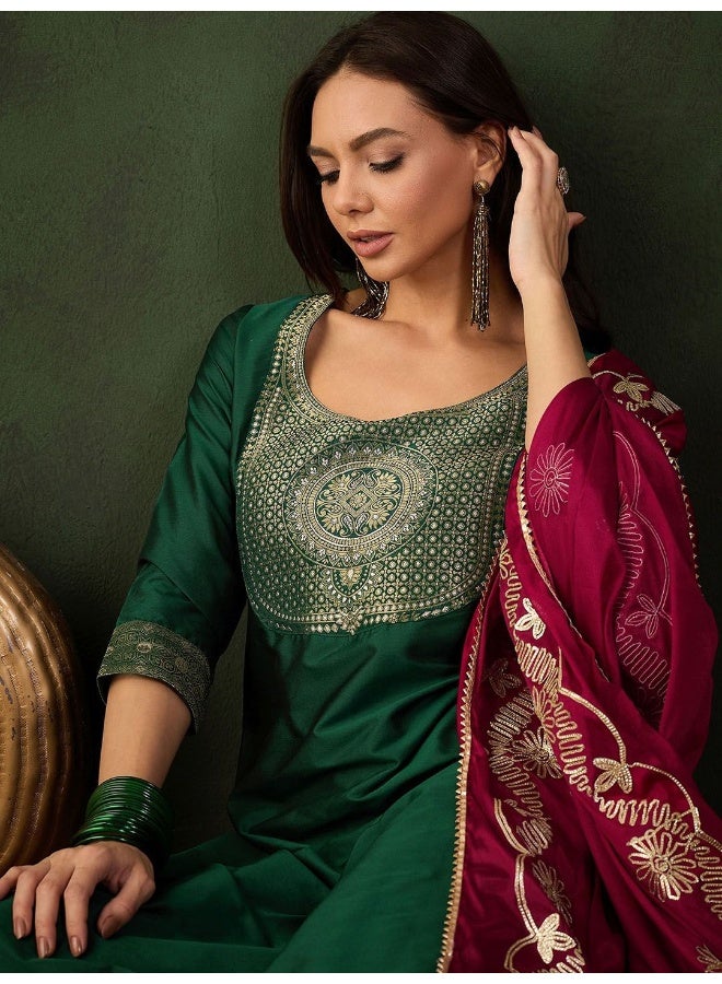 AKS Green Kurta Set With Contrast Dupatta - Image 1