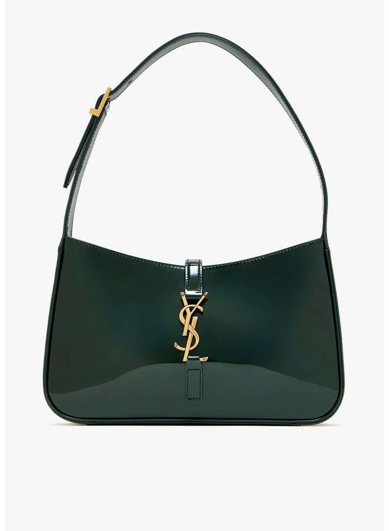 حقيبة هوبو جلدية للنساء Le 5 À 7 مع خطاف YSL – أخضر لامع - Image 1