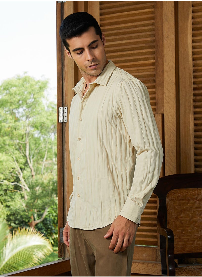 Campus Sutra Campus Sutra Men's Cream White Quilt-Tactile Shirt For Casual Wear | Spread Collar | Long Cuffed Sleeves | Button Closure | Shirt Crafted With Comfort Fit For Everyday Wear  - Image 3
