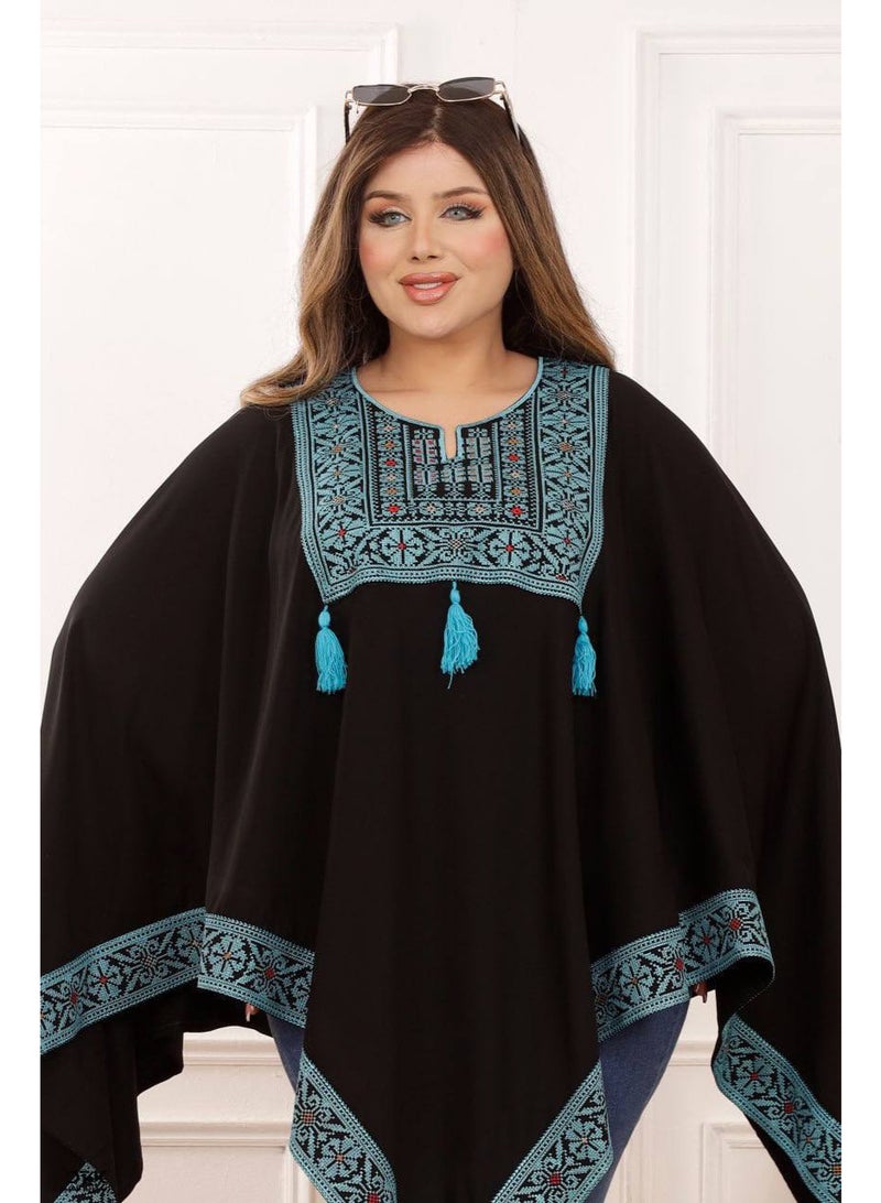 ليالي الجلابية بونشو "ألوان الأرض" من ليالي الجلابية – تصميم أنيق بتطريز هندسي باللون السماوي وزخارف فريدة، لإطلالة عصرية ومريحة - Image 1