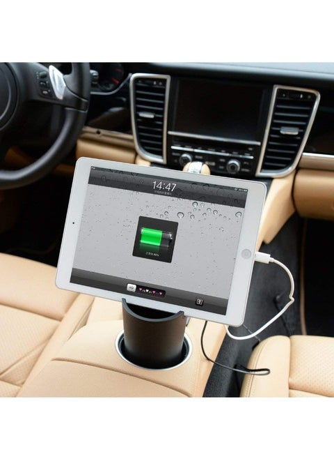 حامل موبايل للسيارة مزوّد بشاحن سريع من خلال مخرج الولّاعة، يحتوي على 3 منافذ USB لشحن أجهزة متعددة، تصميم ثابت وآمن للمتابعة أثناء القيادة دون تشويش، مثالي للرحلات والتنقل اليومي