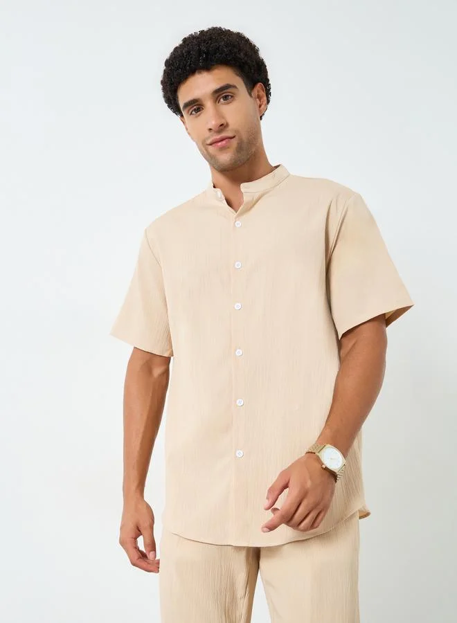 تايك تو طقم قميص سادة بياقة قائمة وبنطال للرجال