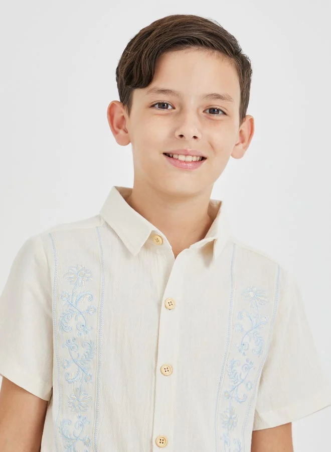 Styli Embroidered Spread Collar Buttoned Shirt