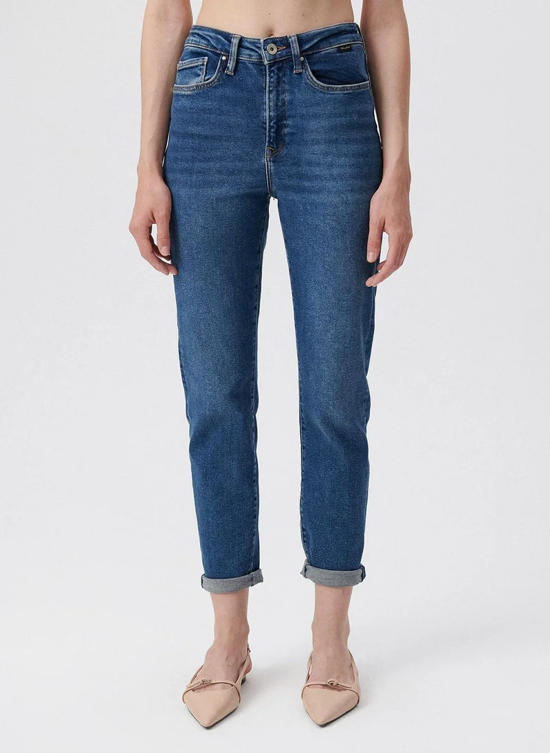 مافي بنطلون جينز نجمة بلمسة نهائية مصقولة