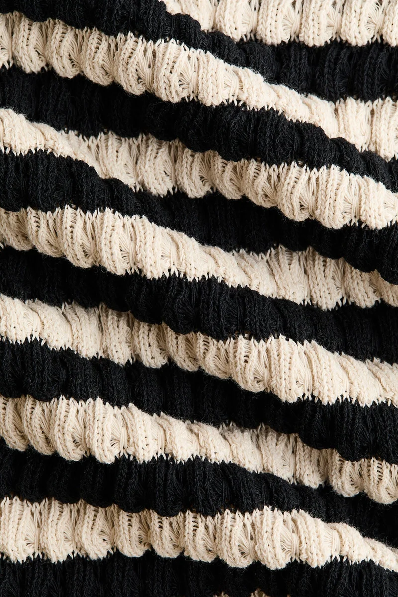 اتش اند ام بلوزة بتصميم كروشيه