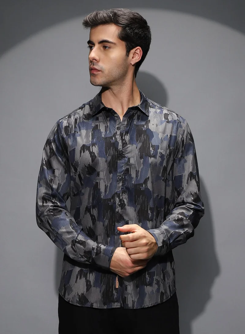 Campus Sutra Men's Prussian Blue & Charcoal Black Fray-Stroke Imprint Shirt