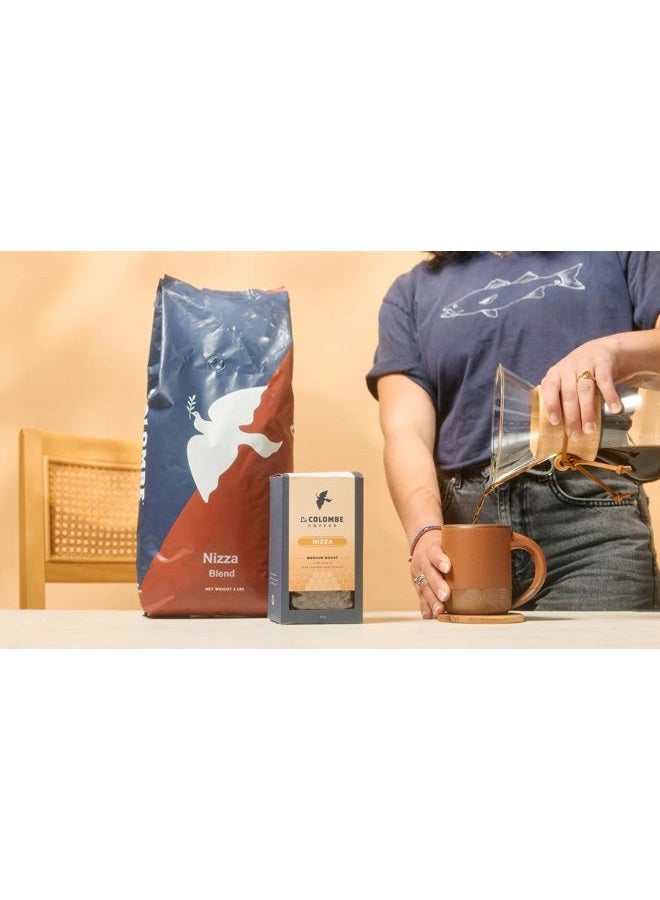 La Colombe قهوة نيتزا متوسطة التحميص حبوب كاملة - نكهات الشوكولاتة بالحليب، المكسرات والبراوني مع حلاوة العسل المحمص، 24 أونصة (عبوة من 1) - Image 2