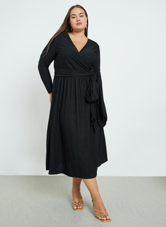 Styli Plus Size Black Midi Wrap Dress - Image 1
