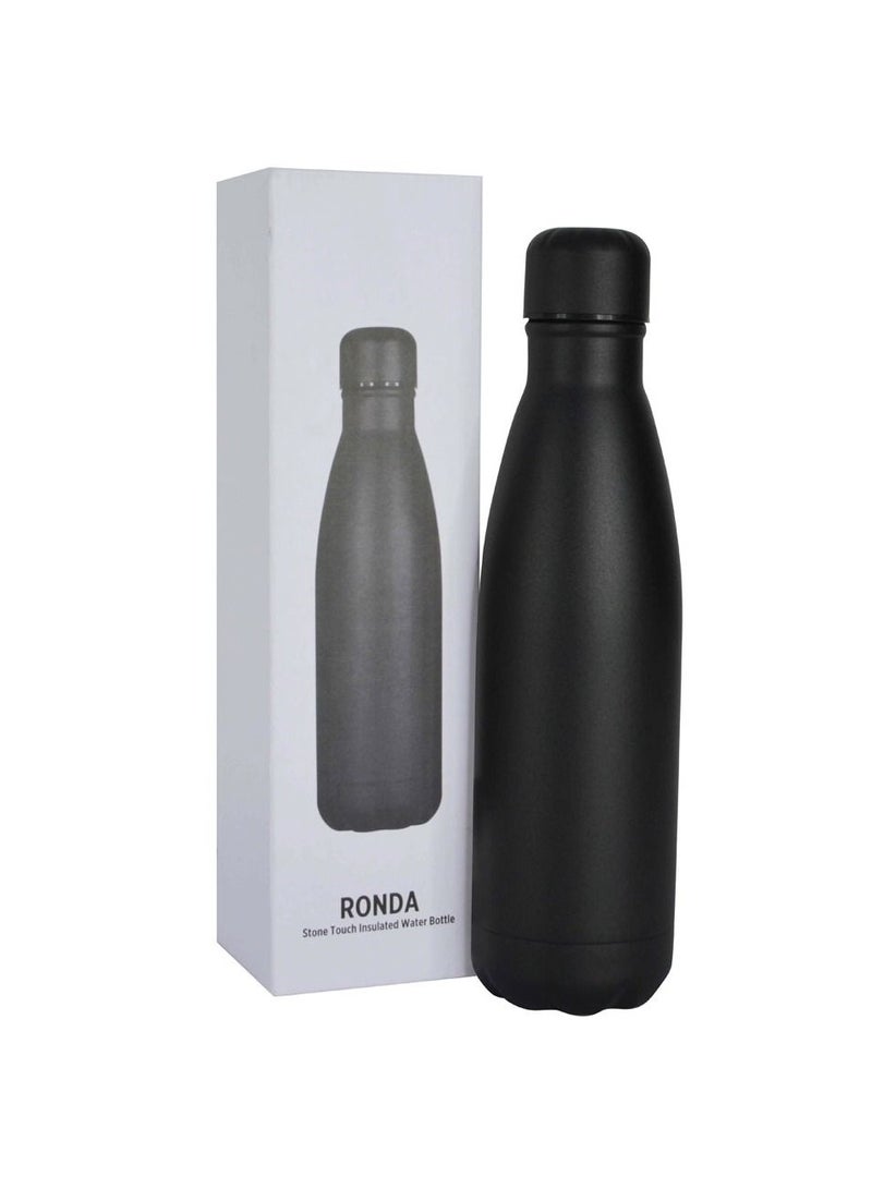 giftology زجاجة مياه معزولة RONDA Stone Touch | مصنوعة من الفولاذ المقاوم للصدأ، ذات جدار مزدوج، مقاومة للتسرب، خالية من مادة BPA | ترطيب صديق للبيئة للرياضة والسفر والمكتب | غطاء محكم الغلق ومتين وقابل للحمل. (أسود) - Image 3