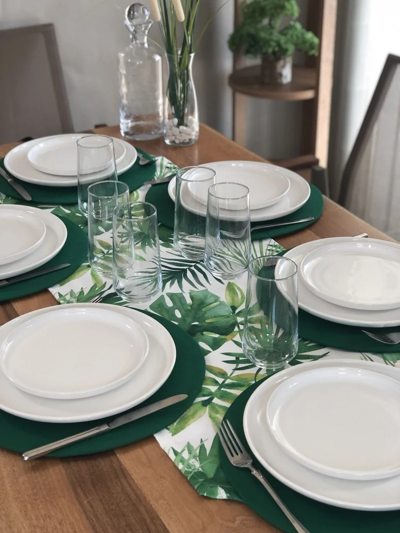 Desenİzmir Desizmir American Placemat Green Leaf Pattern Set 6 Charger Plate and Runner Cover Combination 1