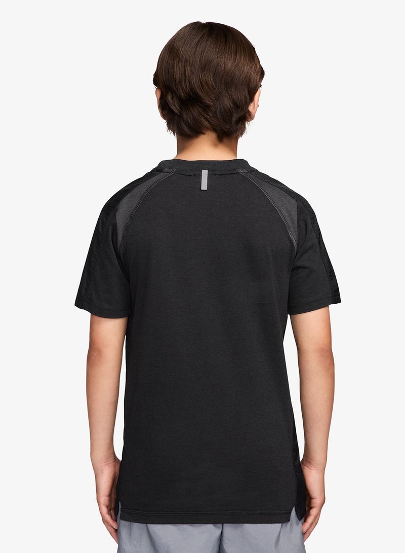 Nike Youth Nsw City Utility T-Shirt - Image 2