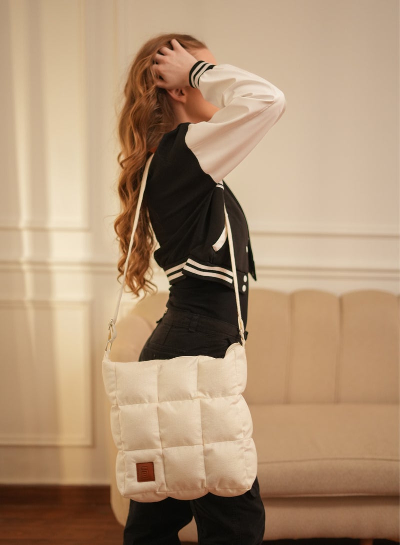 B.S COLLECTION Elegant and Practical BS Crossbody Bag with a Modern Design in off White. - Image 2