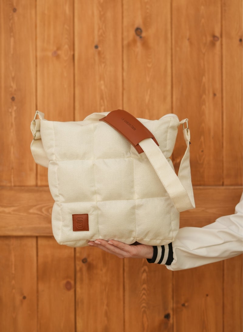 B.S COLLECTION Elegant and Practical BS Crossbody Bag with a Modern Design in off White. - Image 4
