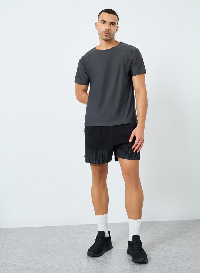 ستايلي اكتيف تيشيرت بقصة عادية وياقة دائرية - Image 2