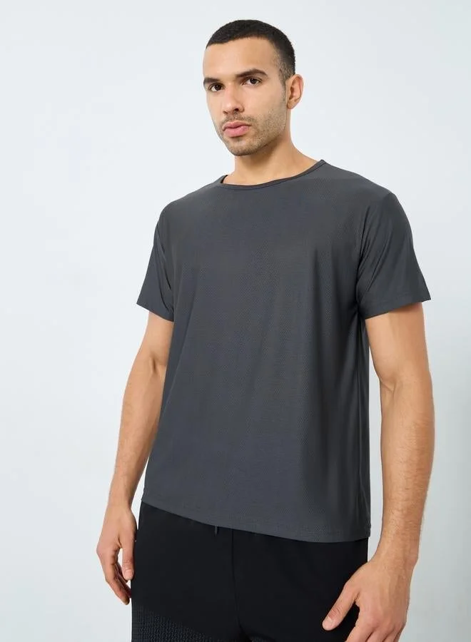 ستايلي اكتيف تيشيرت بقصة عادية وياقة دائرية