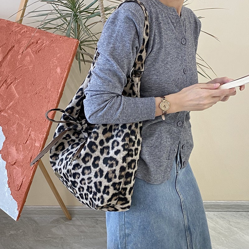 New Leopard Print Canvas Shoulder Bag Lazy Style Large Capacity Tote Bag Ins Work Commuter All-Match Cloth Bag - Image 5