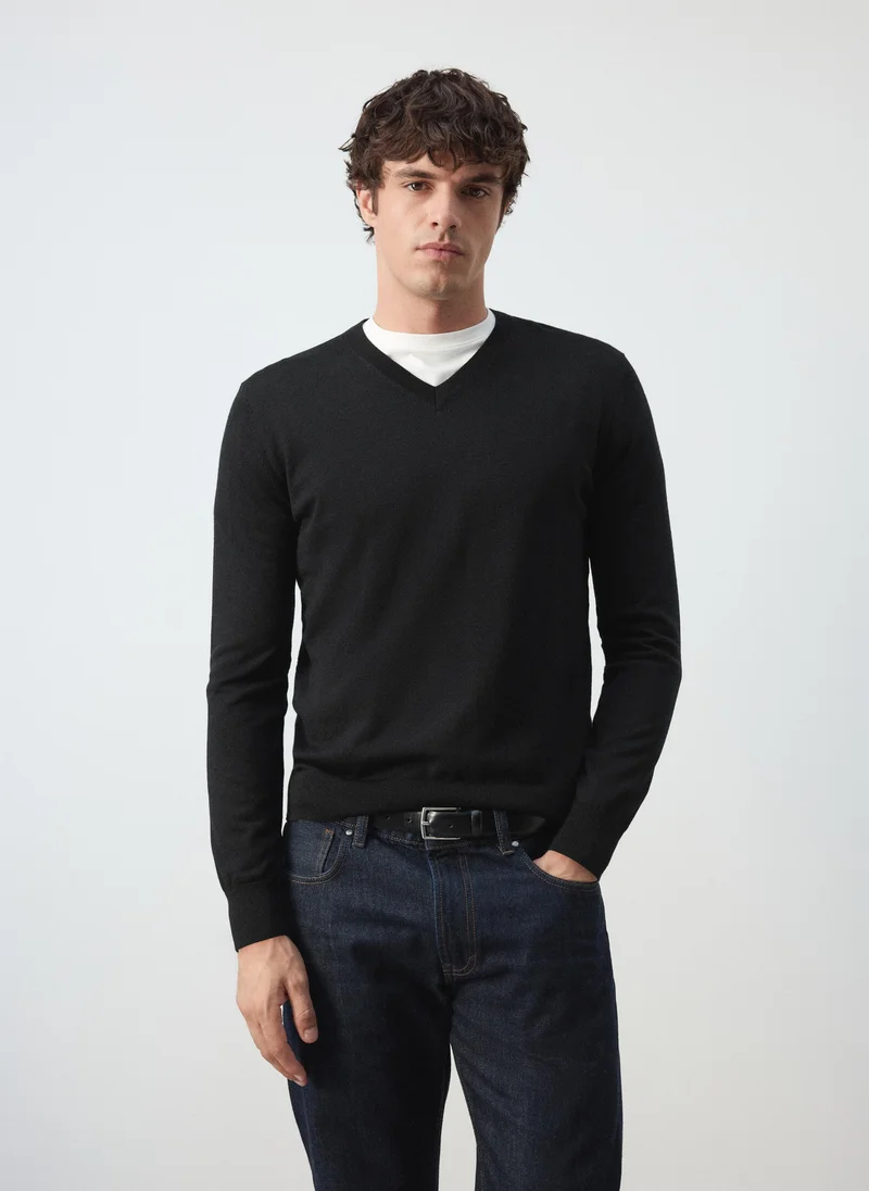 Mango Man 100% merino wool V-neck sweater