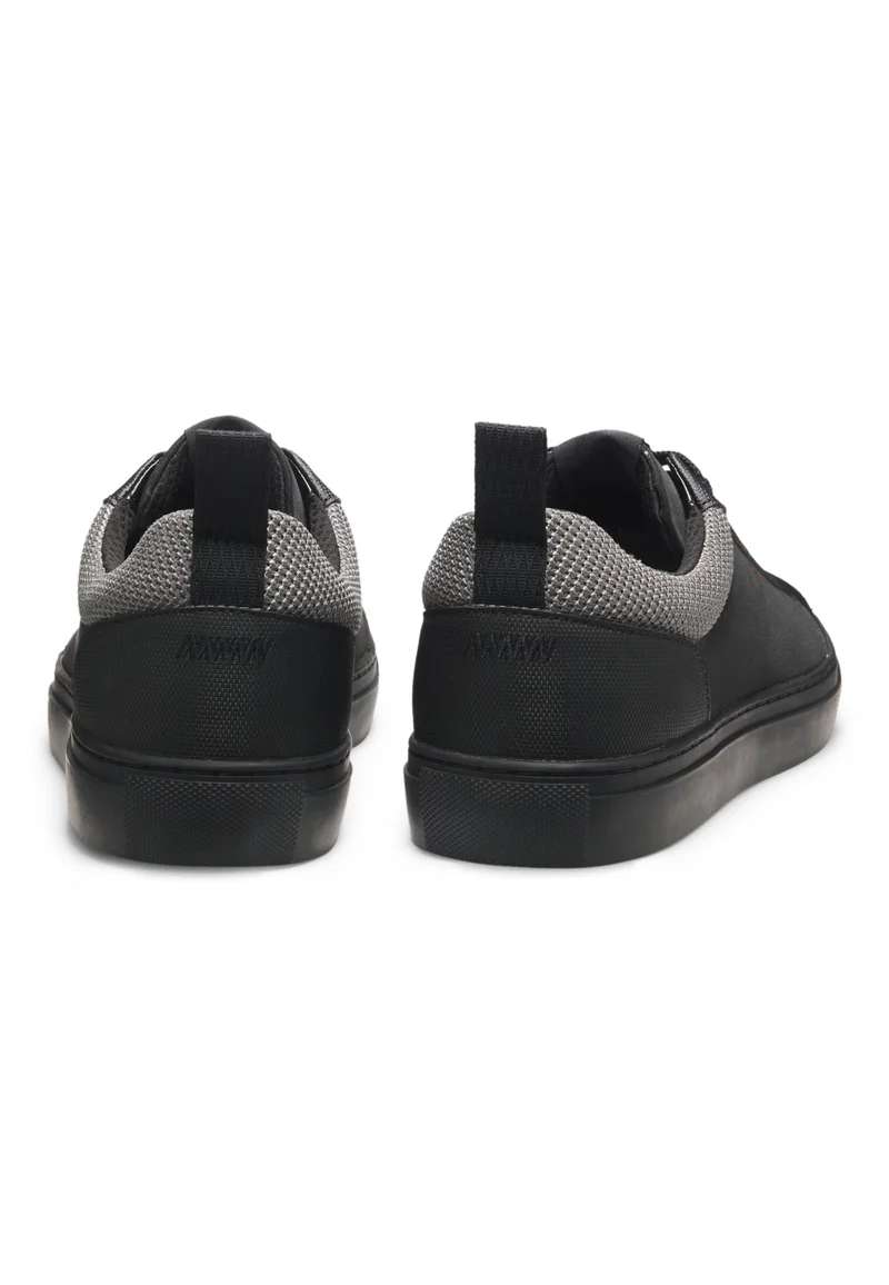 هوجو Faux-nubuck trainers with mesh collar
