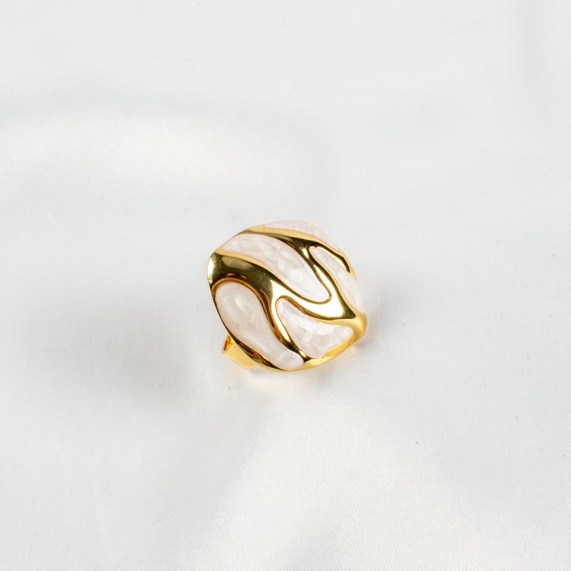 خاتم أستانليس ستيل ذهبي × أبيض  فري سايز - Image 1