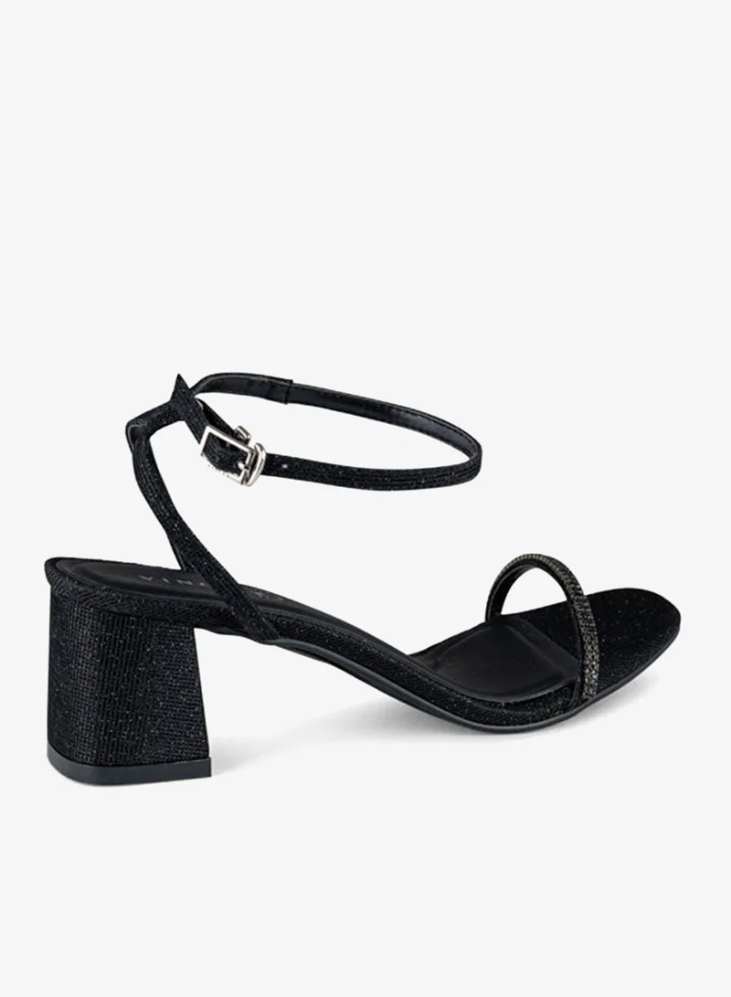 فينتشي صنادل نسائية متعددة الأحزمة وكعب متوسط