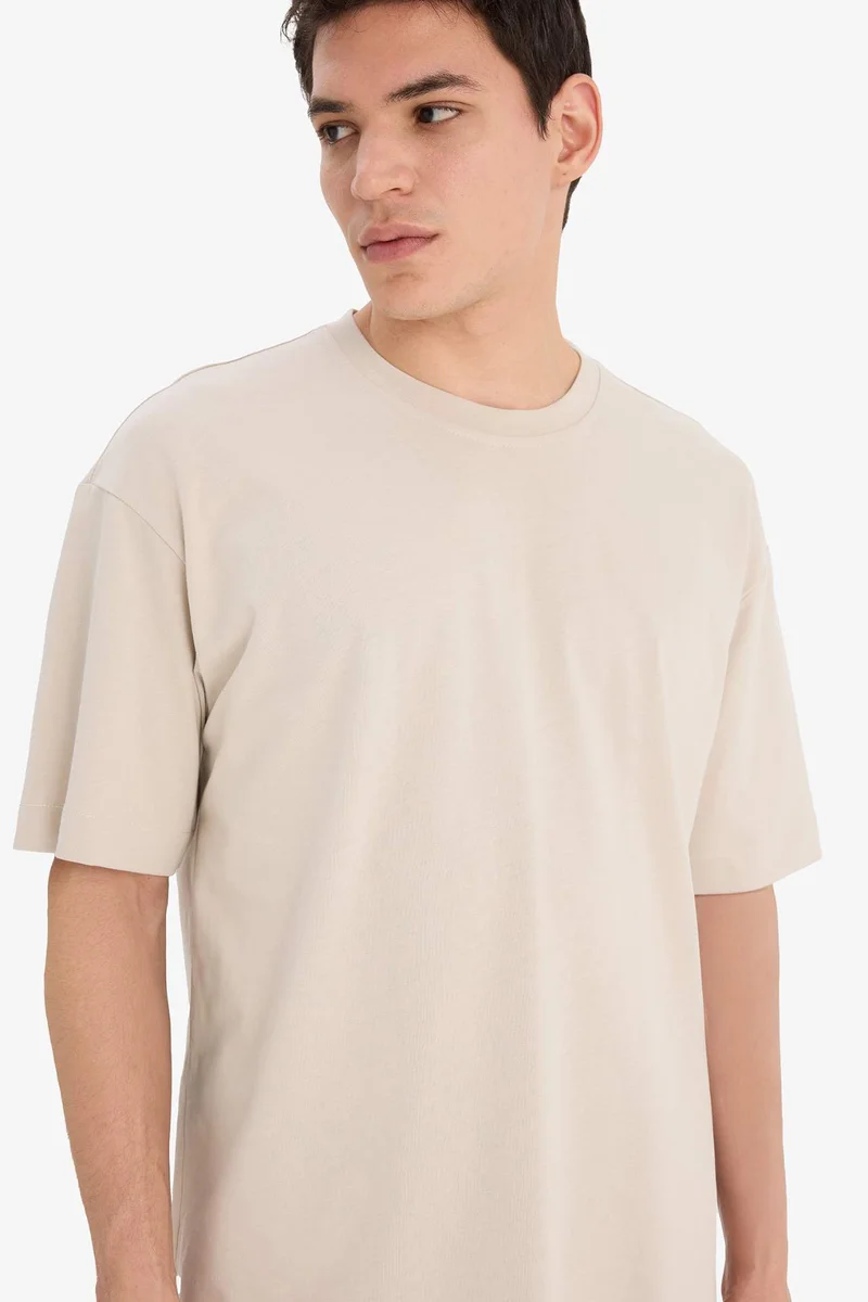 ديفاكتو Oversize Fit Crew Neck Short Sleeve T-Shirt