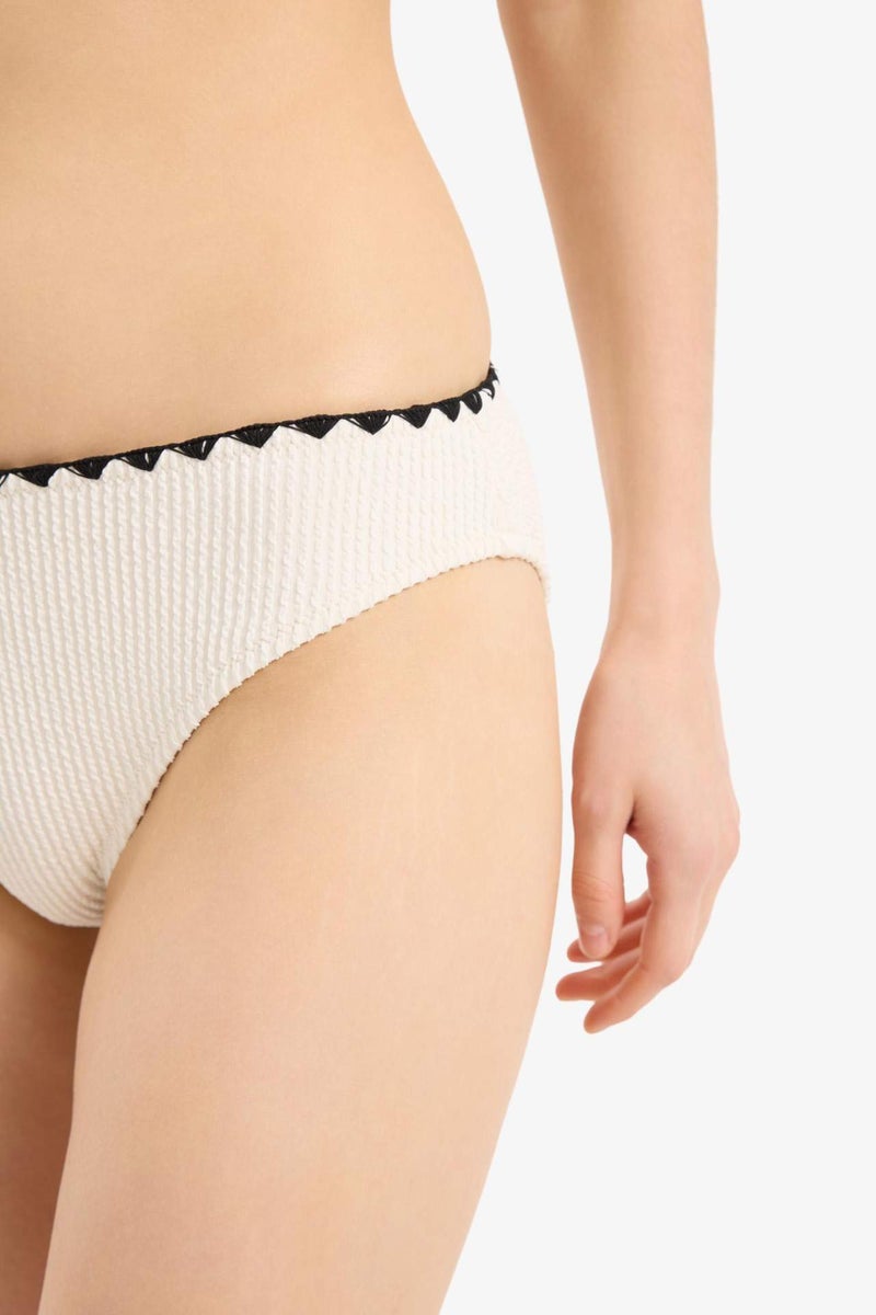 DeFacto Fall in Love Regular Fit Crepe Bikini Bottom - Image 4