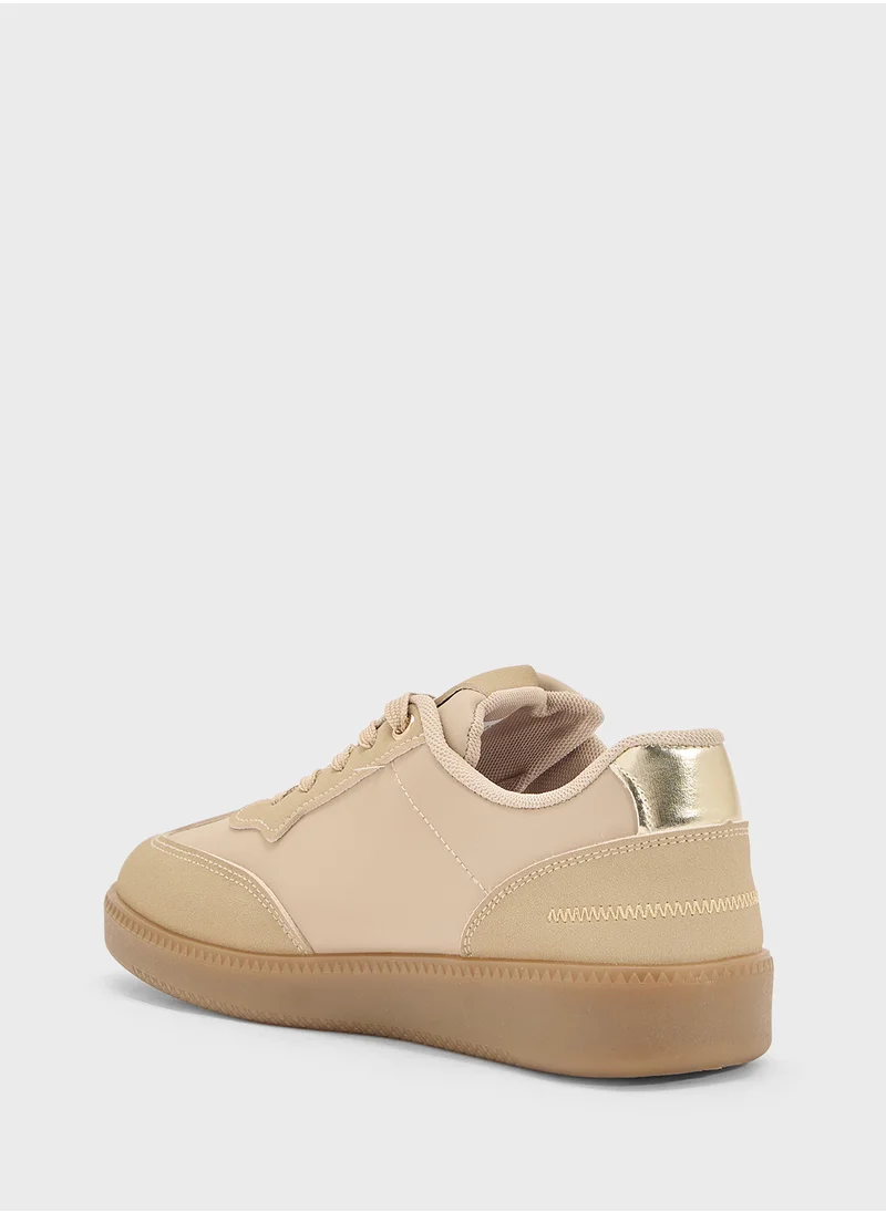 Andarina Ladies Lace Up Sneaker