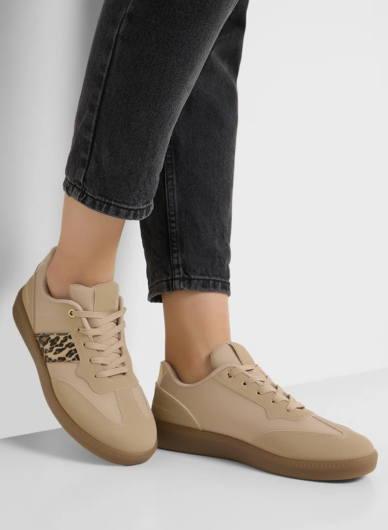 Andarina Ladies Lace Up Sneaker