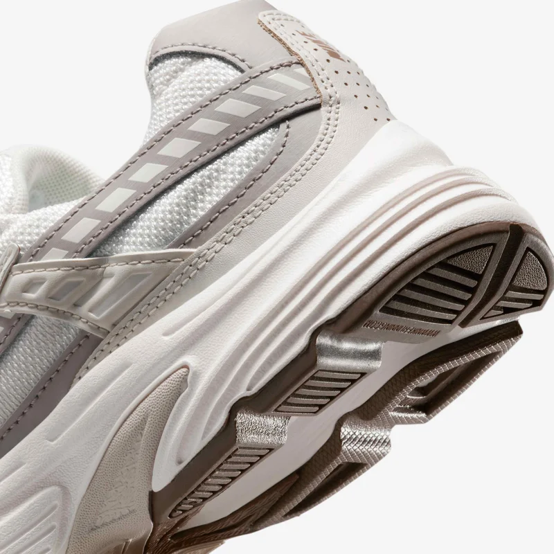 Nike Women's Initiator Shoes