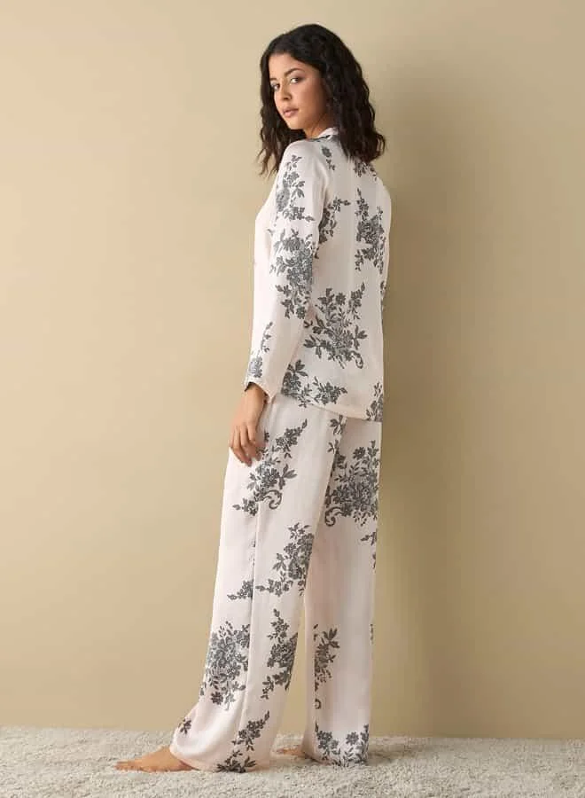 سبلاش فيڤ All-Over Floral Print Notched Collar Shirt and Pyjama Set