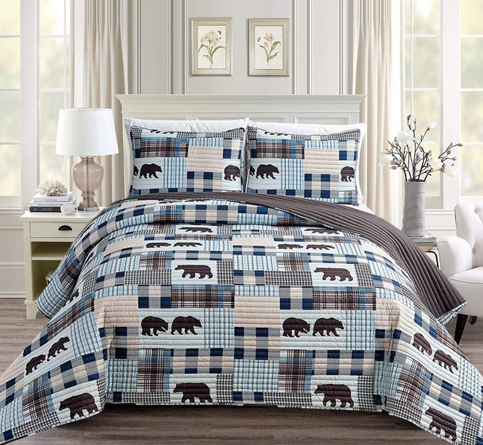 RUSTIC MODERN FARMHOUSE CABIN LODGE STRIPE QUILTED BEDSPREAD COVERLET BEDDING SET WITH PATCHWORK OF GRIZZLY BEARS AND BUFFALO PLAID CHECK HOUNDSTOOTH PATTERNS BEIGE BLUE WESTERN 2 KINGCALKING
