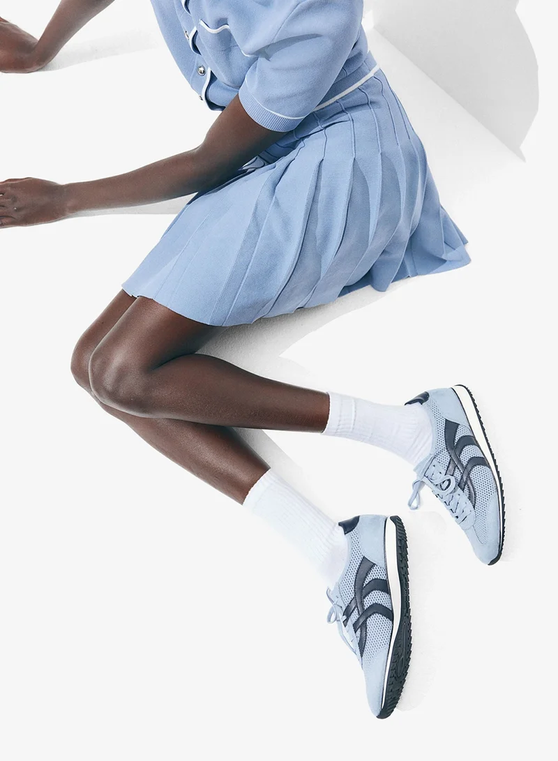 اتش اند ام أحذية رياضية