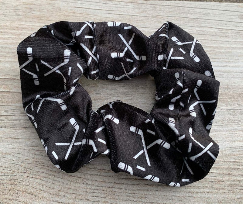 Infinity Collection Hockey Scrunchie, Girls Premium Velvet Hair Accessories, Hockey Gift for Women, Teens and Girls, Black, White - Image 2