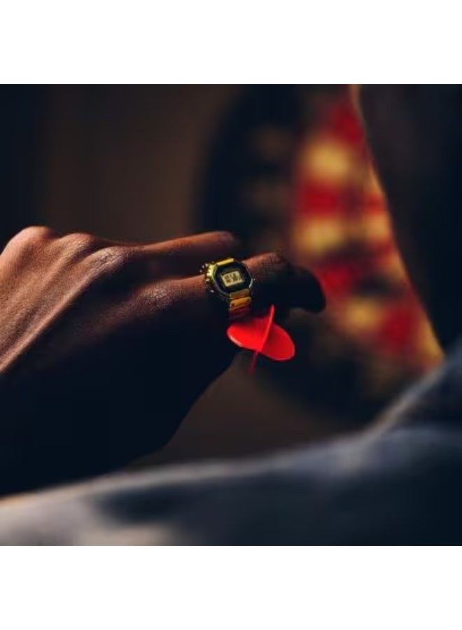 CASIO ساعة حلقة CRW‑001G‑9JR، 19.5 مم قرص أسود، فولاذ مقاوم للصدأ ذهبي، شاشة LCD رقمية 7 قطع، مقاومة للماء حتى 30 م - Image 2