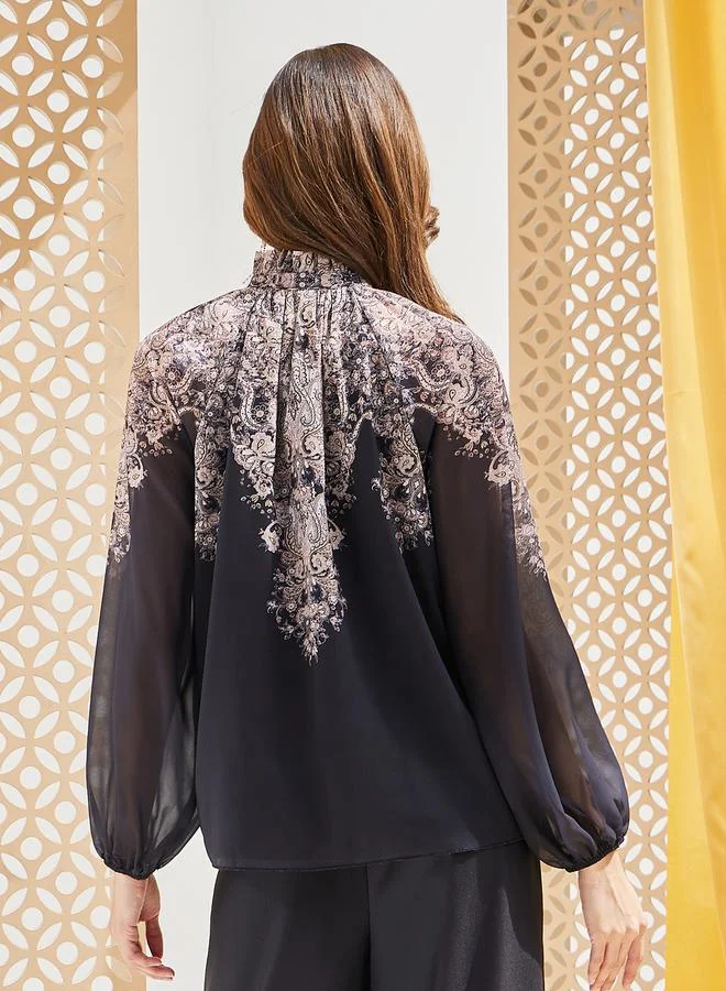 Styli Placement Print Balloon Sleeve Blouse