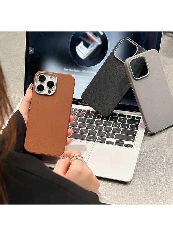 حافظة هاتف بلون مزيج 3 بتقليد نسيج الليتشي ومقاومة للسقوط لهاتف iPhone 15 Pro - Image 5