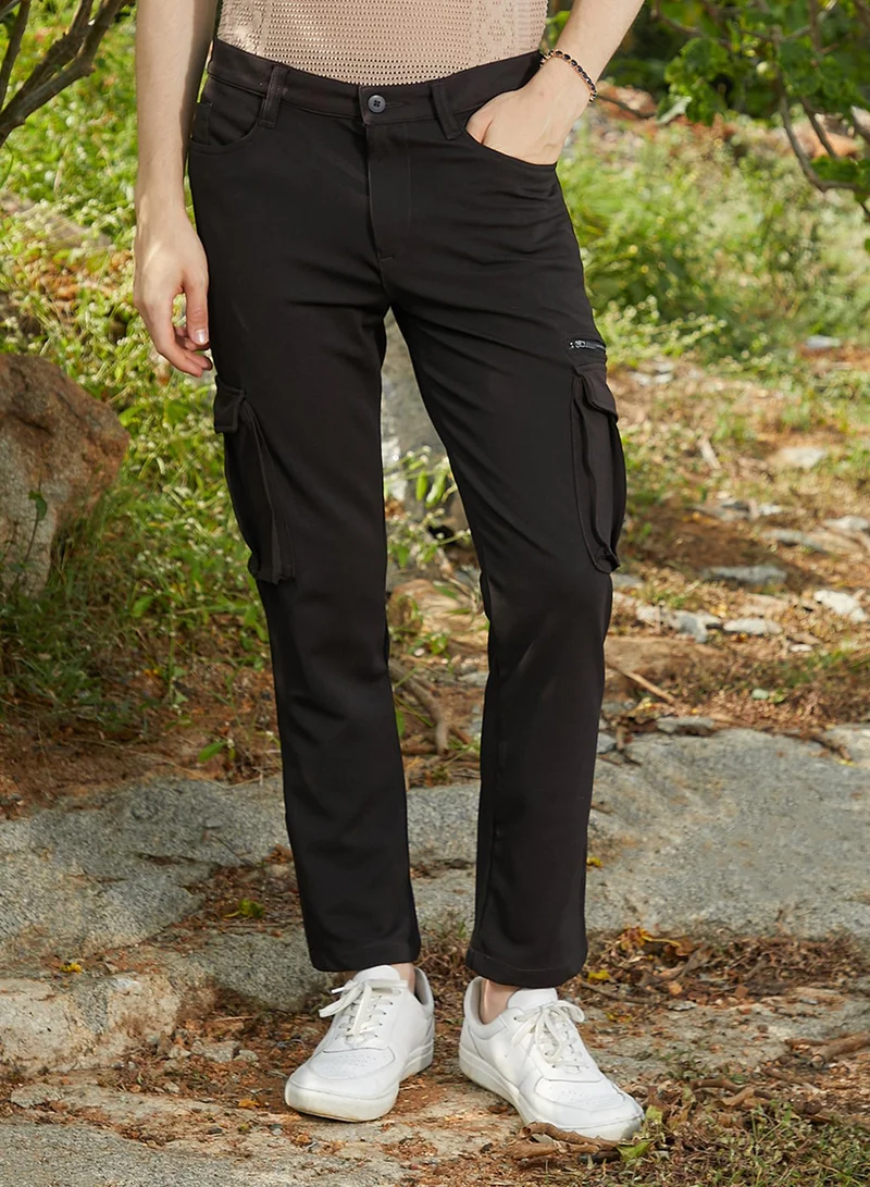 Campus Sutra Campus Sutra Men's Obsidian Black Slim-Fit Utility Trousers For Casual Wear | Low-Rise | 6 Pockets | Button Closure | Cargo Pants Crafted With Comfort Fit For Everyday Wear