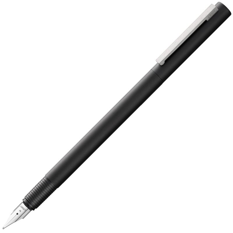 LAMY قلم حبر لامي سي بي 1 الأسود - قلم حبر بسيط بجسم معدني أنيق - مع مشبك من الفولاذ المقاوم للصدأ ومقدمة قلم من الفولاذ بعرض خط F - يشمل خرطوشة حبر زرقاء T 10 - Image 1