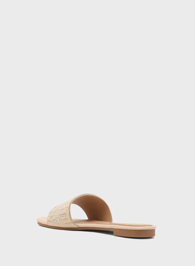 ترافل من نمشي Flat Casual Sandals