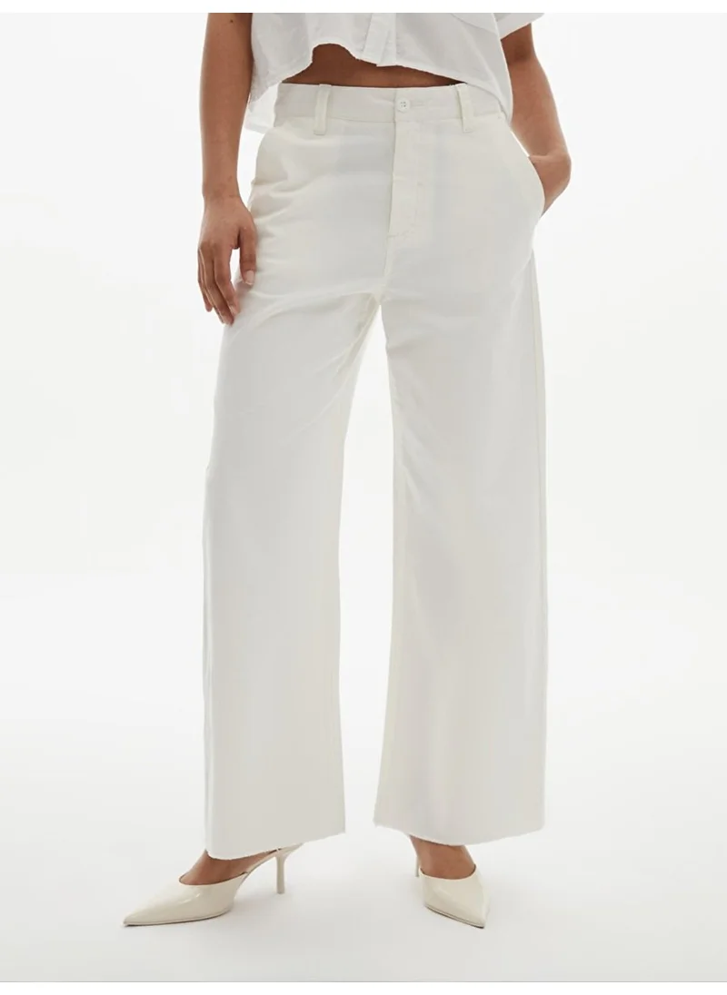 إل تي بي White Trousers