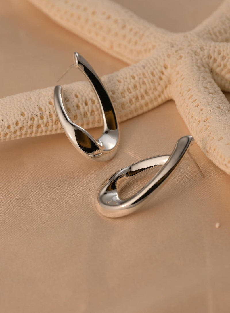 أقراط مرصعة بمسامير أنيقة ذات شكل هندسي - Image 1