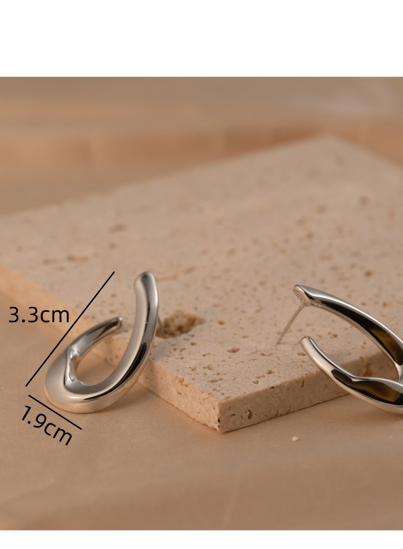 أقراط مرصعة بمسامير أنيقة ذات شكل هندسي - Image 3