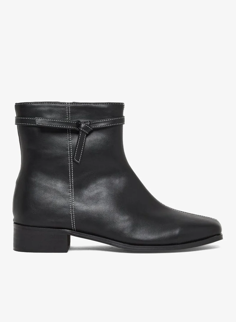 Styli Styli Black Square Toe Ankle Boots with Knot Detail