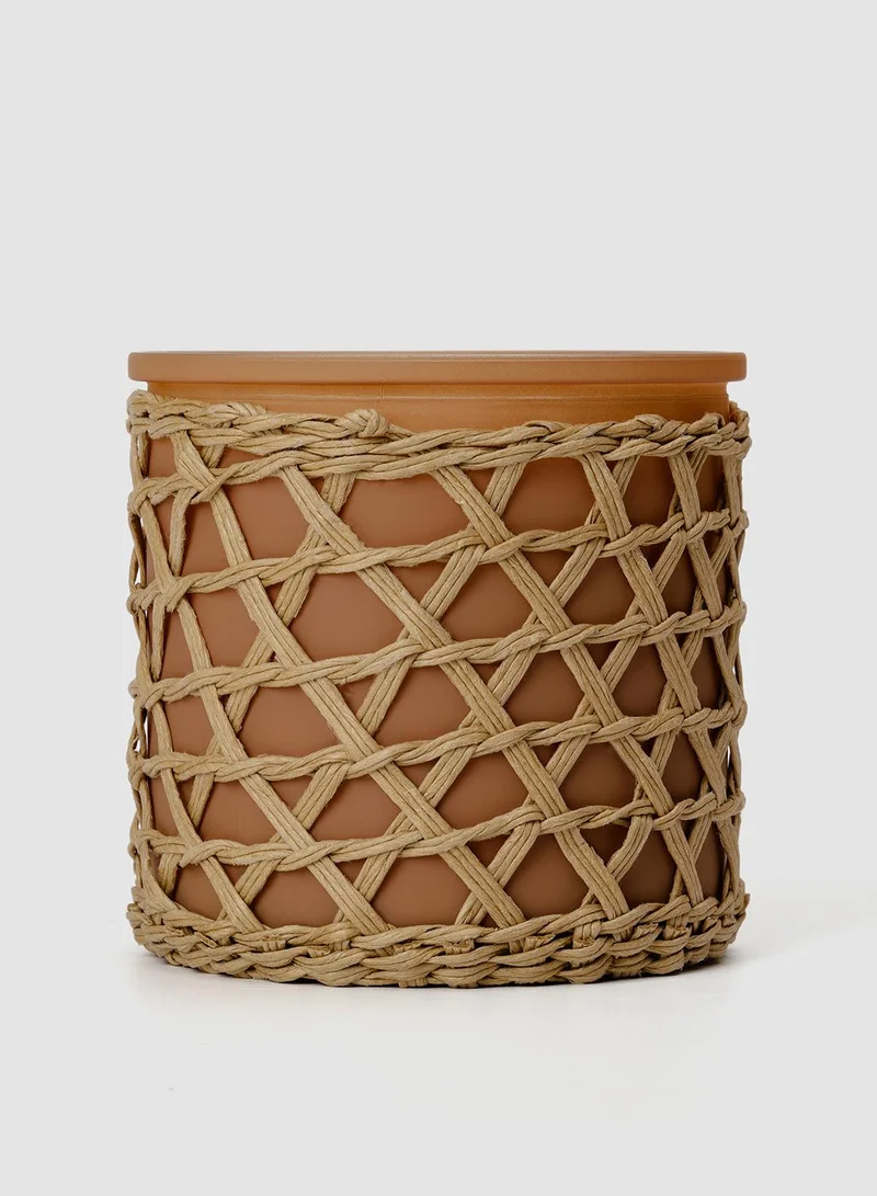 فرنش كونكشن شمعة خشب الأرز والحمضيات بنقوش منسوجة  جرام