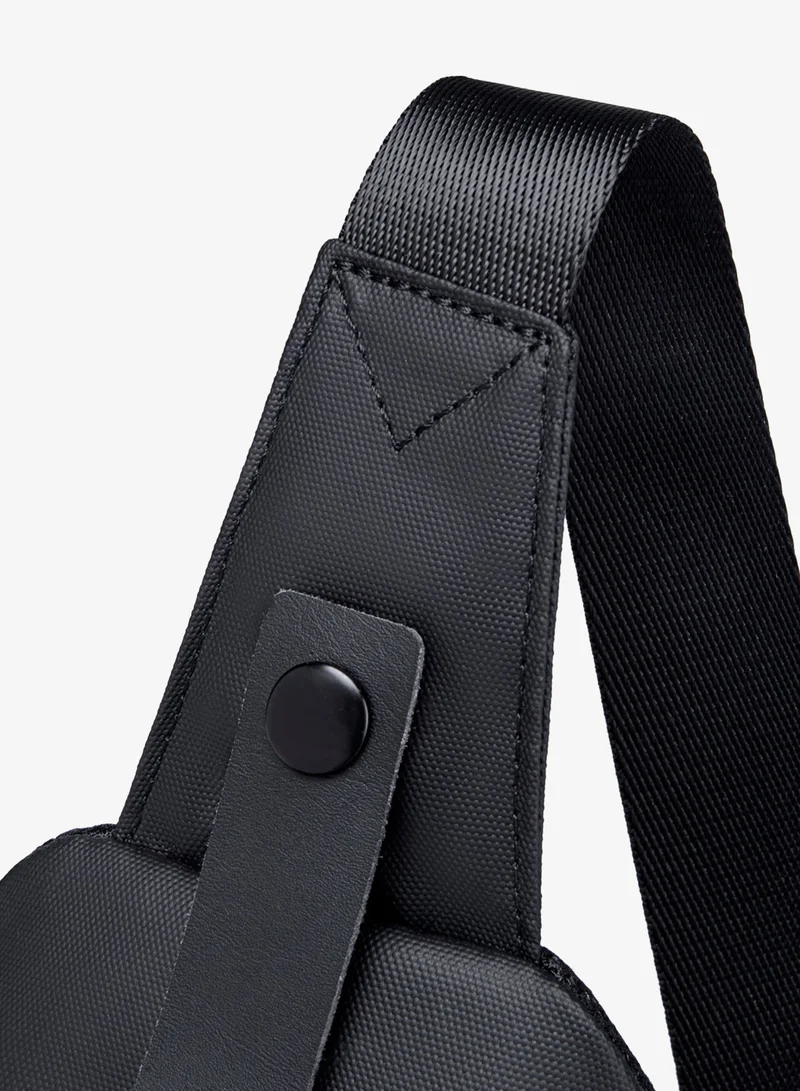 ARCTIC HUNTER  Durable Water Resistant Side Bag for Men and Women Small Shoulder bag with Built in Earphone Jack for Outdoor Travel Business and Daily Use XB13006 Black for Men | Best Price UAE
