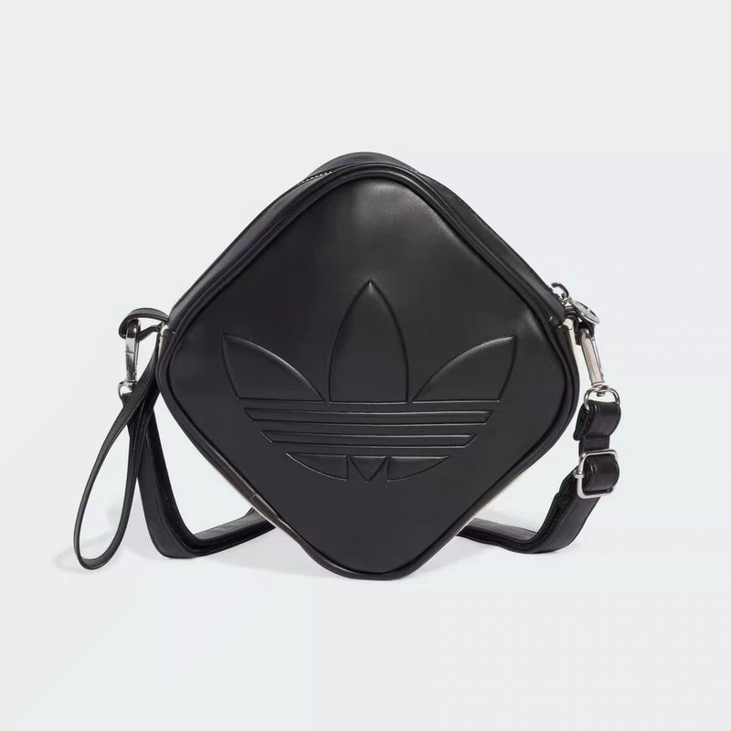 اديداس حقيبة متعددة الأغراض للرياضات الخارجية، يمكن حملها على الكتف أو باليد، للتخزين لمستلزمات الرياضة - Image 2